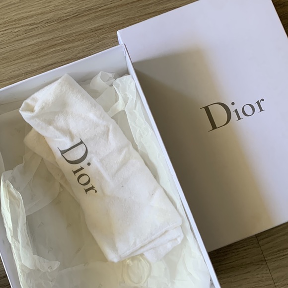 Re-soled Christian Dior Pumps in black with hand painted flowers - Picture 6 of 9